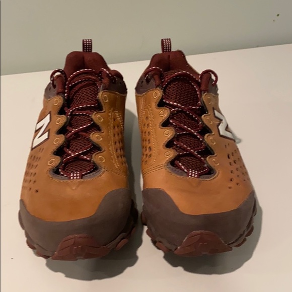 New Balance Women’s Size 9 - Picture 3 of 8